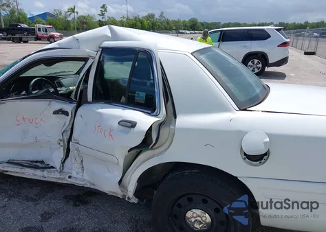 2006 Ford Crown Victoria Police/Police Interceptor из США, поврежденный, VIN 2FAFP71W16X143587